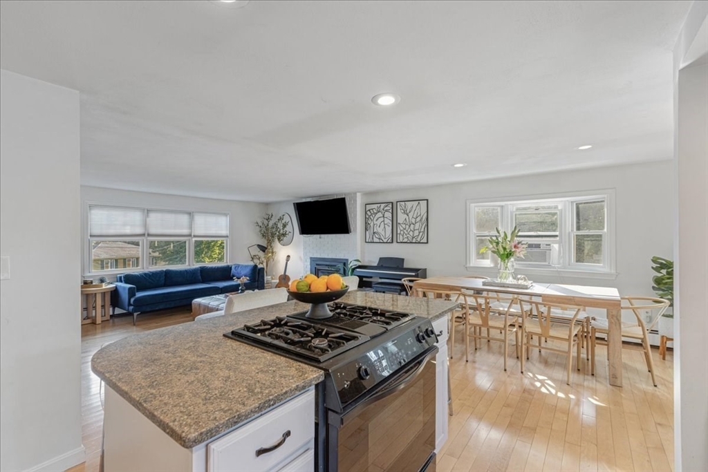 49 Longfellow Dr