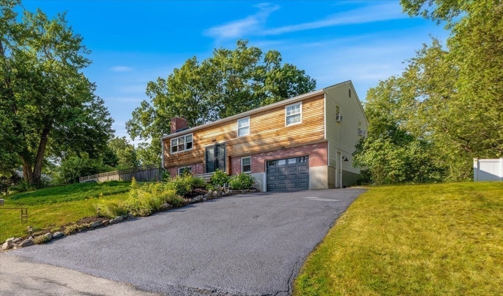 49 Longfellow Dr