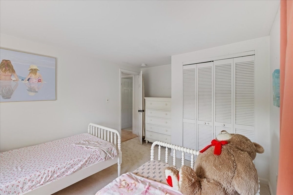 49 Longfellow Dr