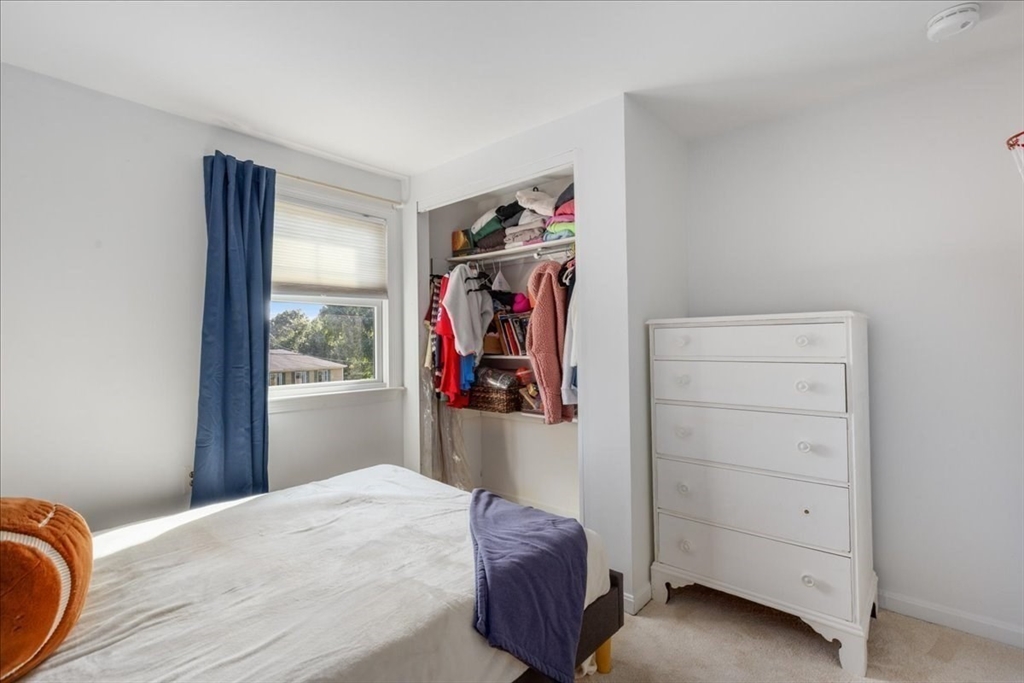 49 Longfellow Dr