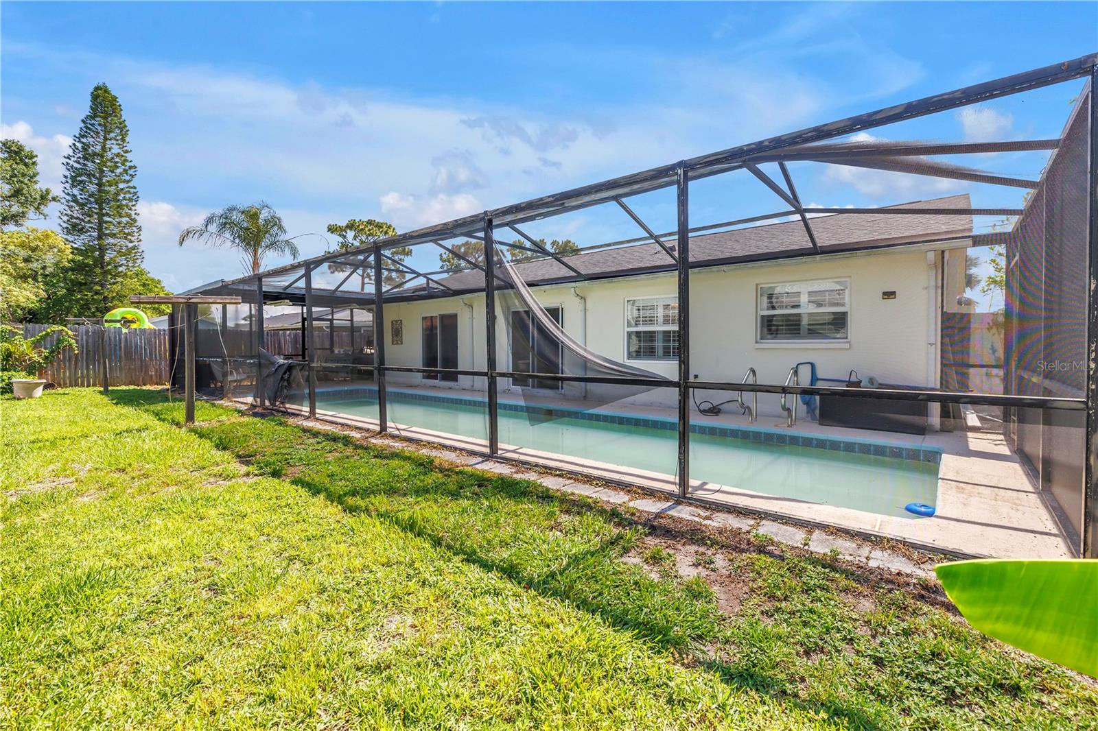 3216 PINE HAVEN DR