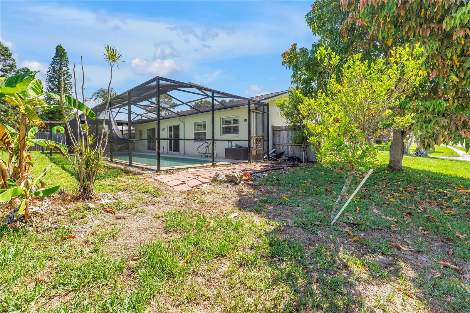 3216 PINE HAVEN DR