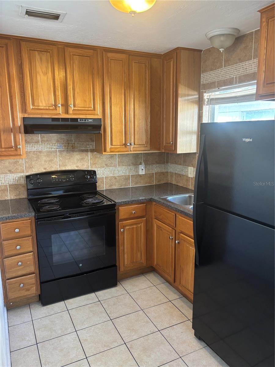 614 ROSERY RD NW