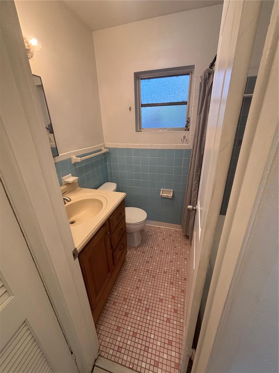 614 ROSERY RD NW