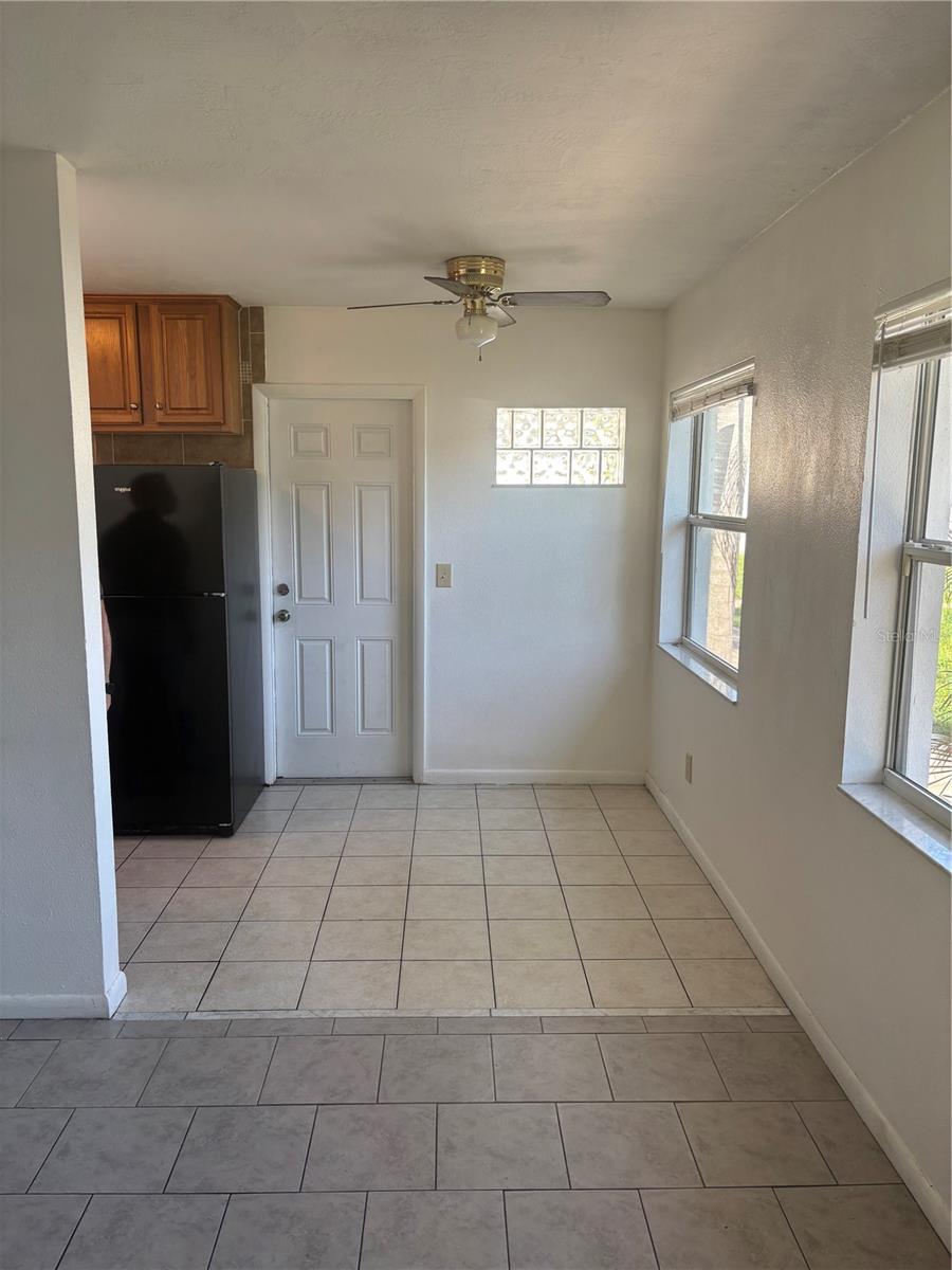 614 ROSERY RD NW