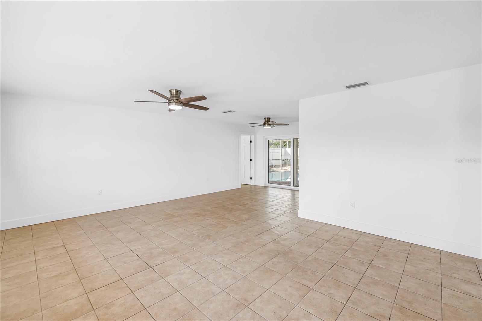 2053 DOLPHIN BLVD S