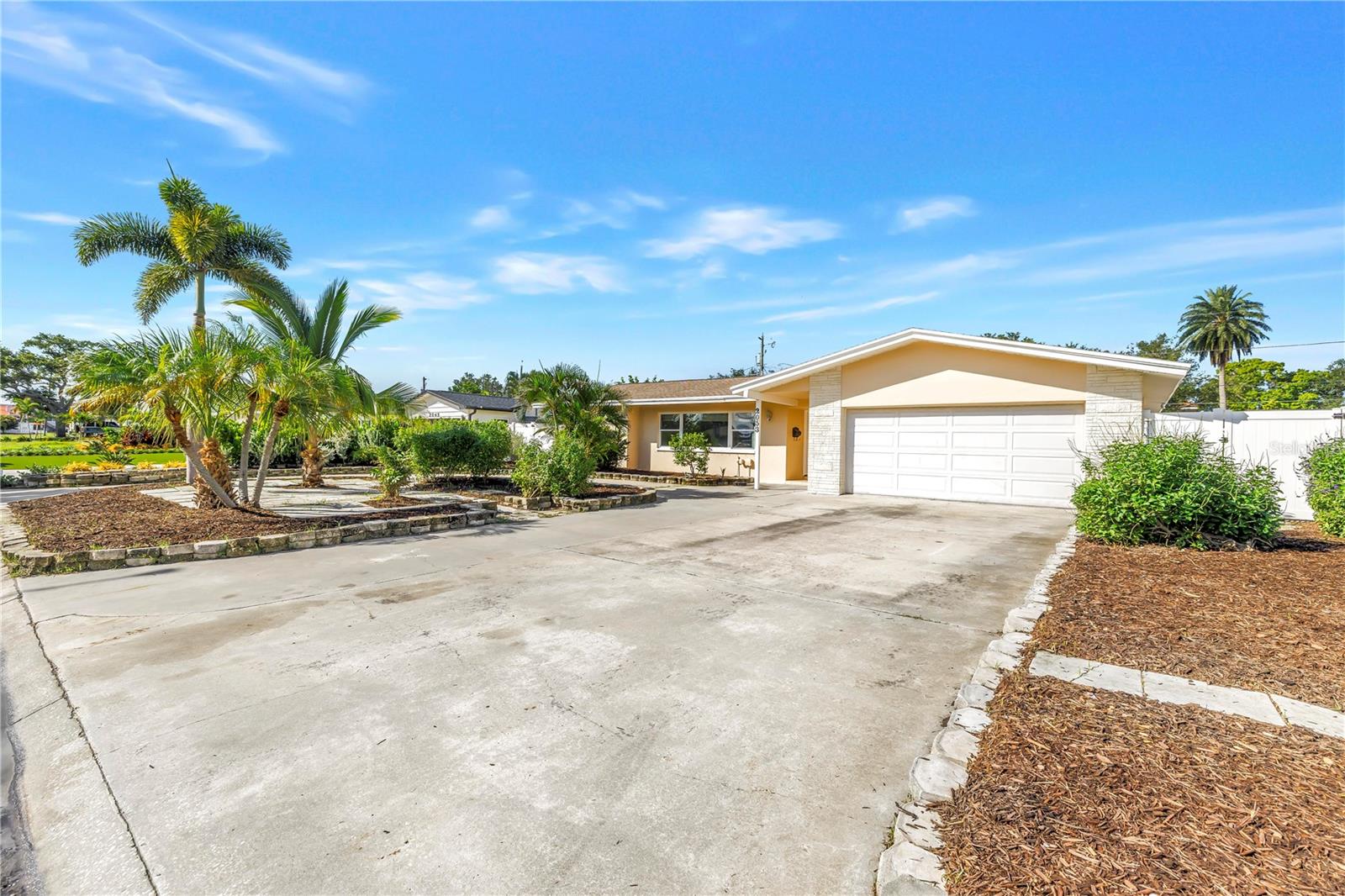 2053 DOLPHIN BLVD S