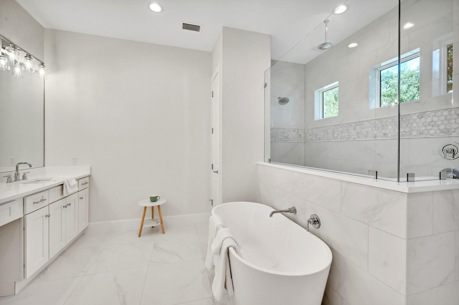1954 GOLDENROD ST W