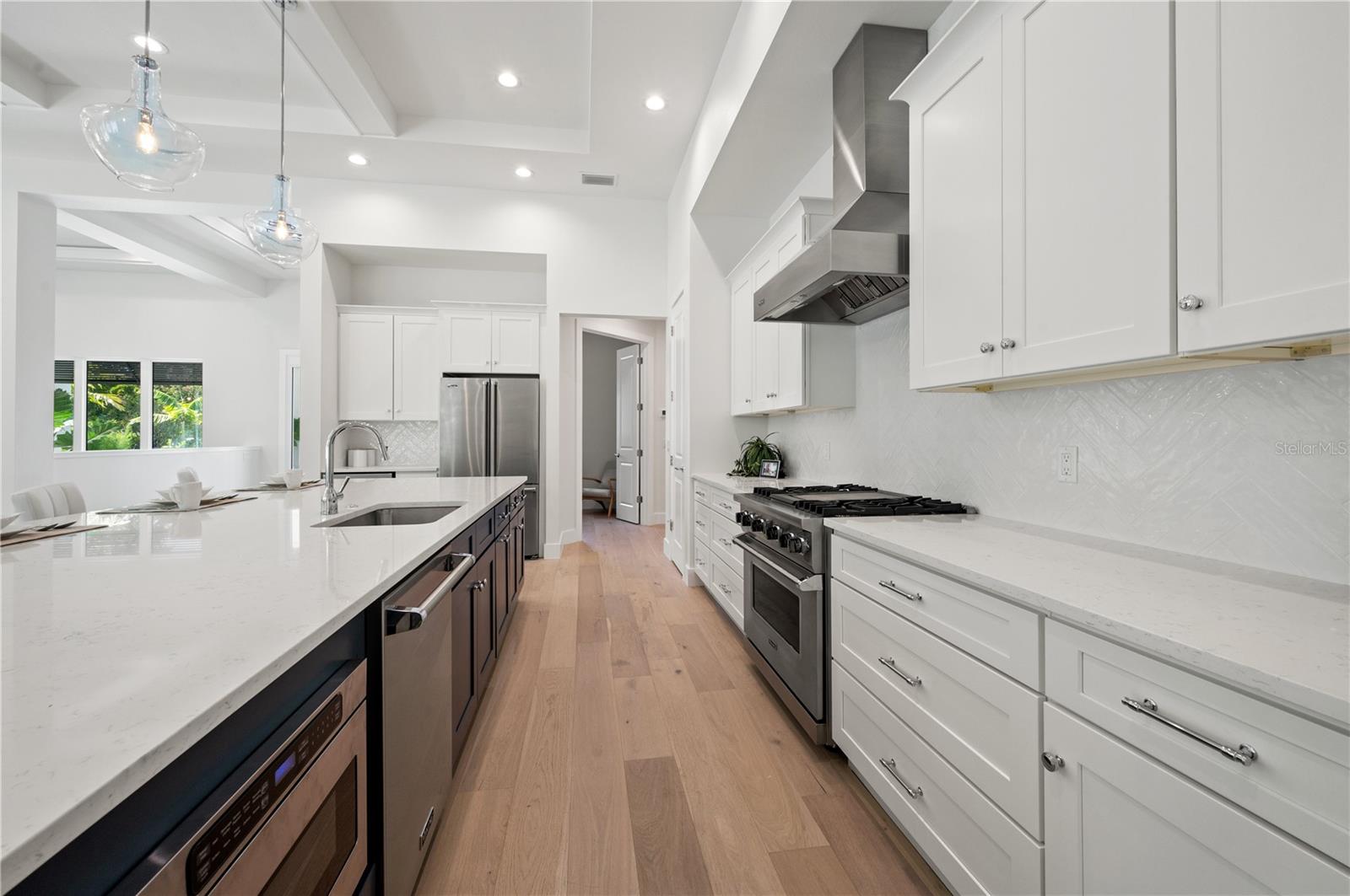 1954 GOLDENROD ST W