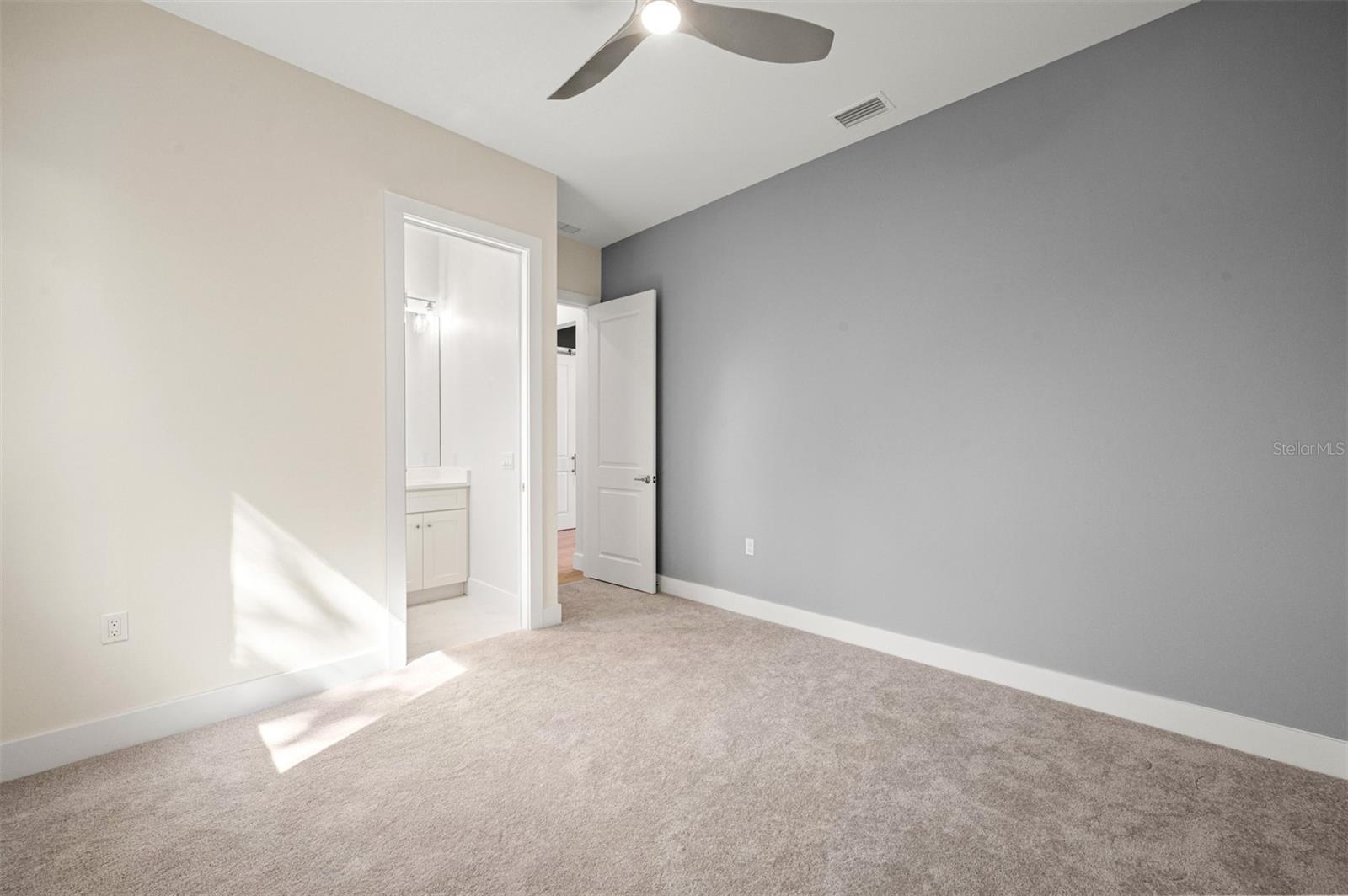 1954 GOLDENROD ST W