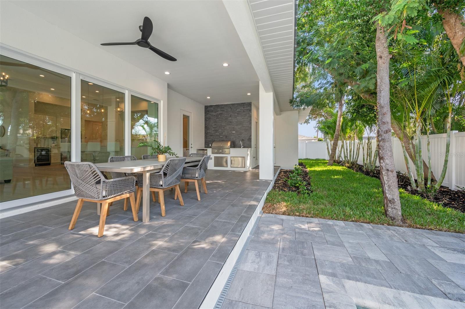 1954 GOLDENROD ST W