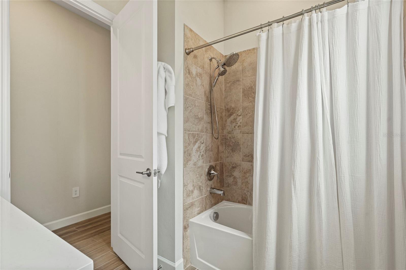 4938 COASTAL DAYS LN