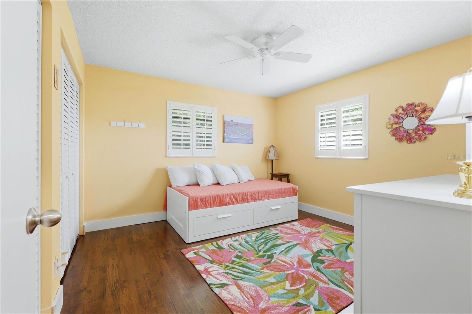 5505 BENEVA WOODS CIR