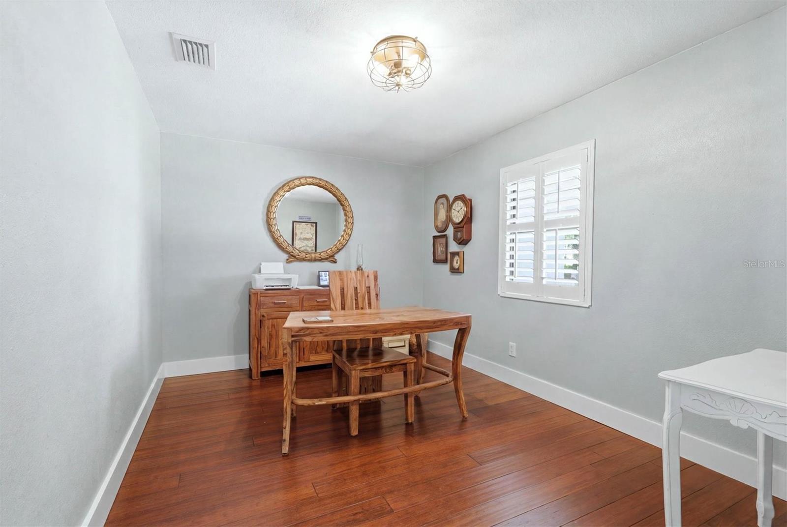5505 BENEVA WOODS CIR