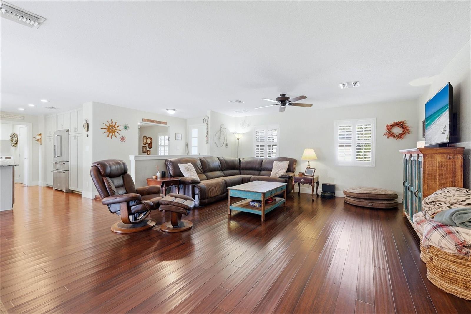 5505 BENEVA WOODS CIR