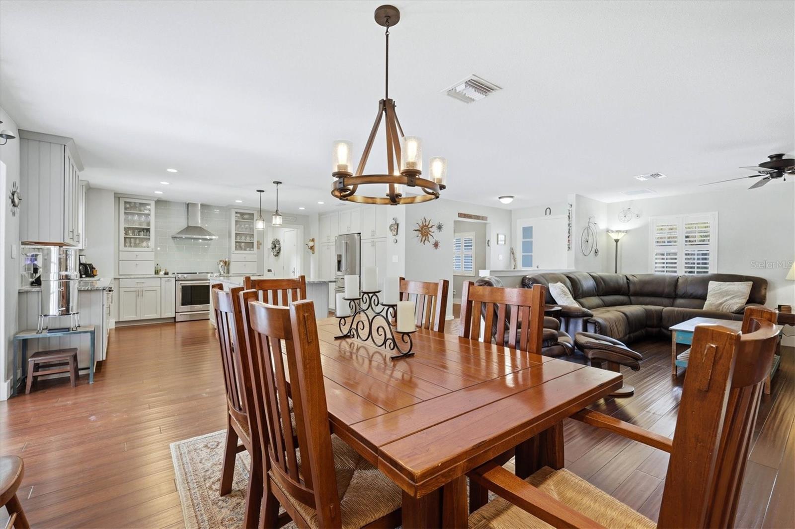 5505 BENEVA WOODS CIR