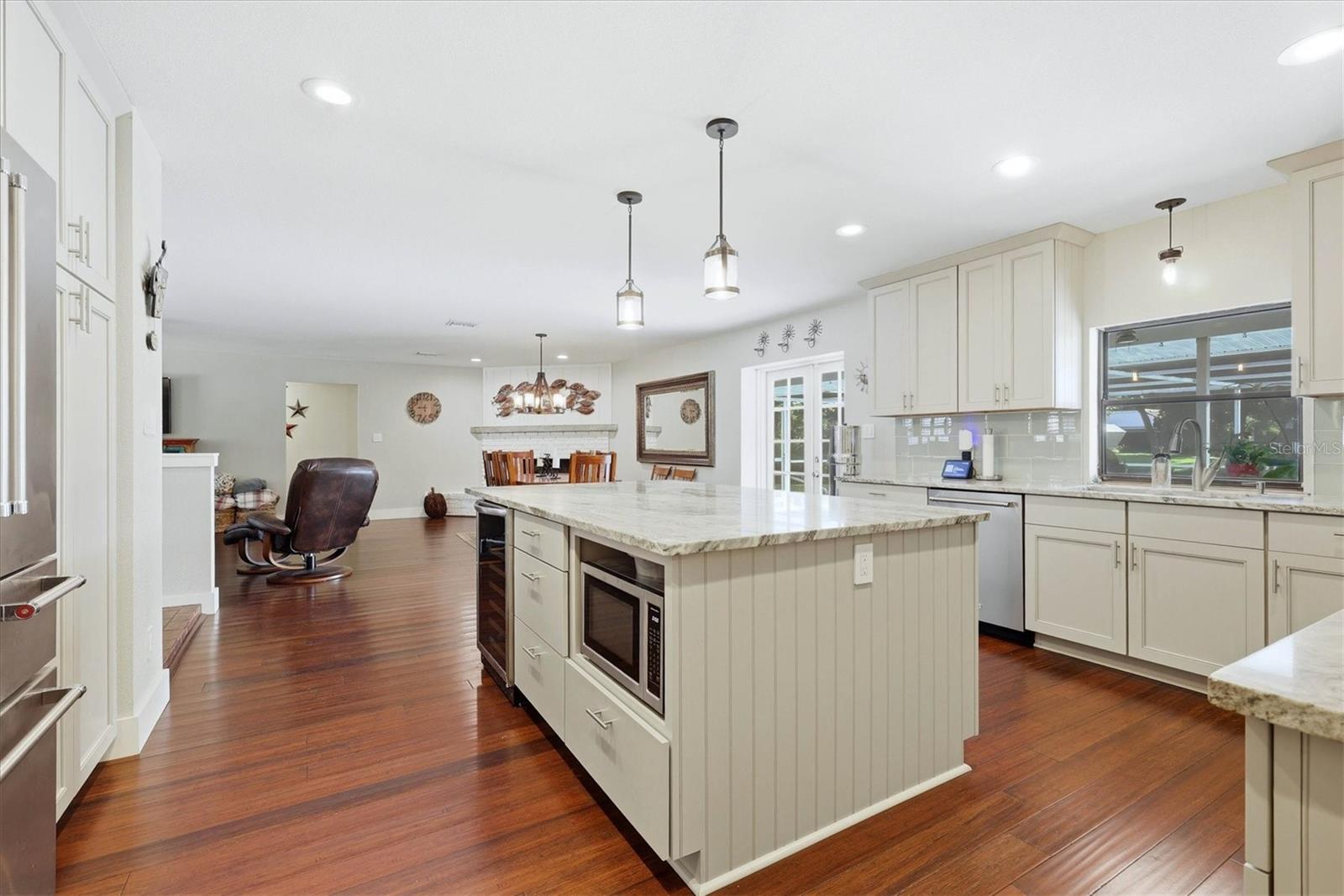 5505 BENEVA WOODS CIR