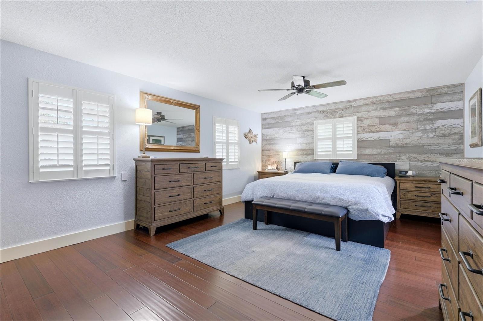 5505 BENEVA WOODS CIR