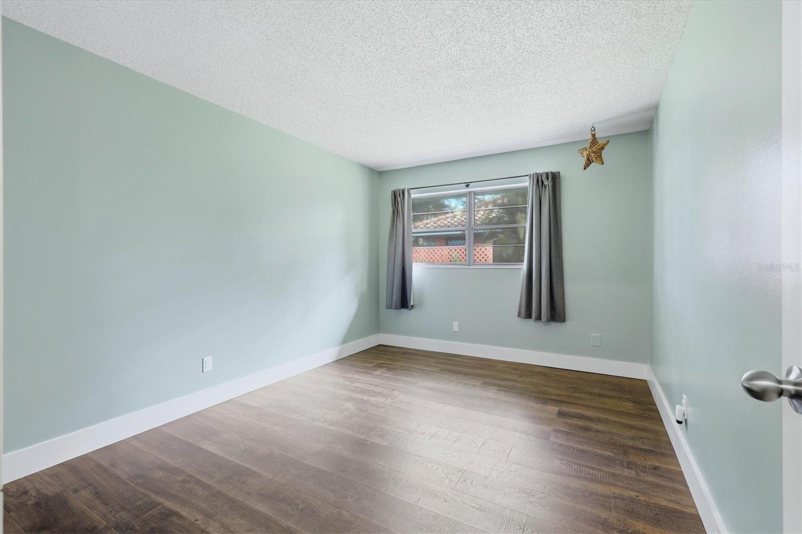 5505 BENEVA WOODS CIR