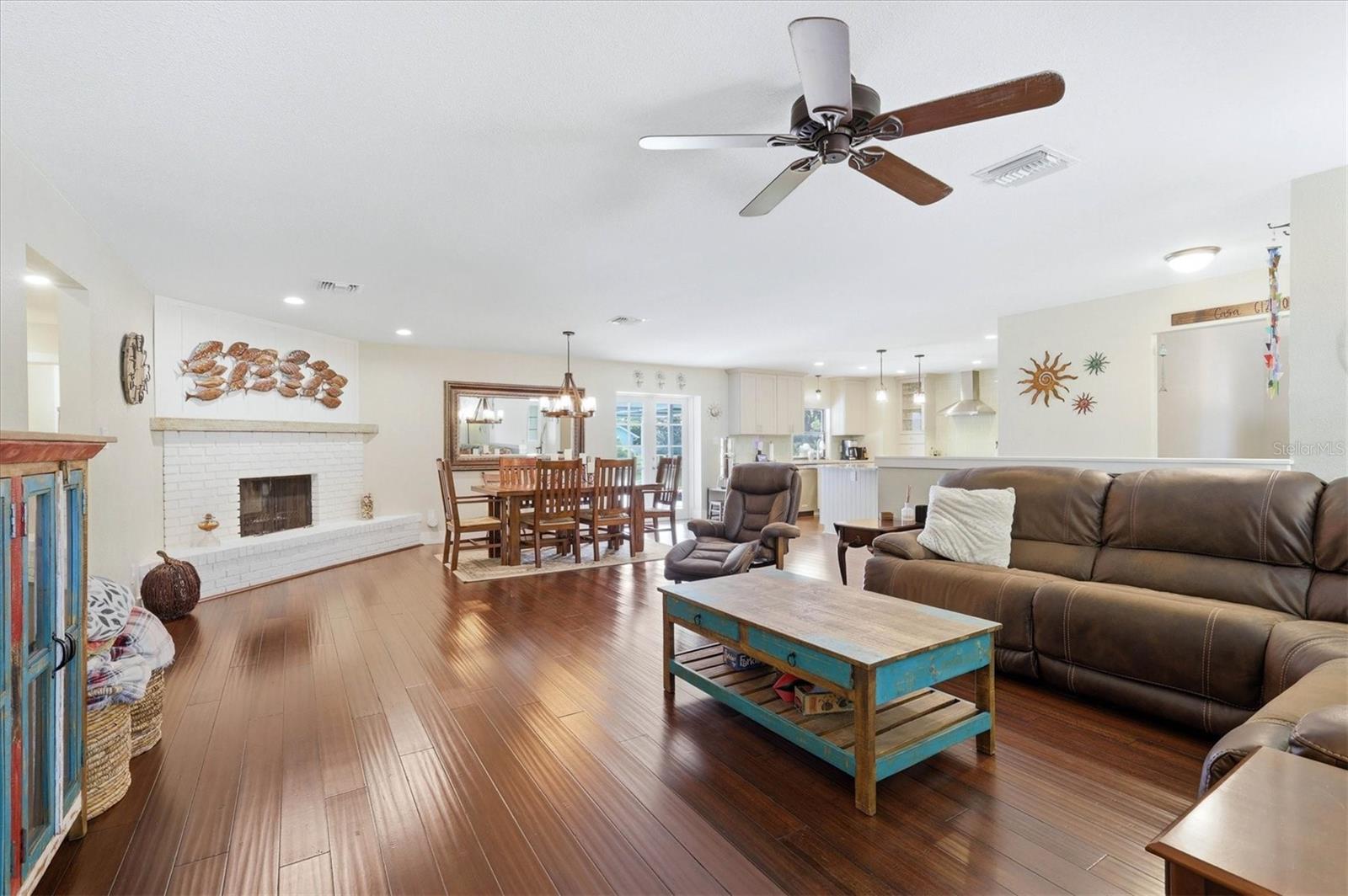 5505 BENEVA WOODS CIR