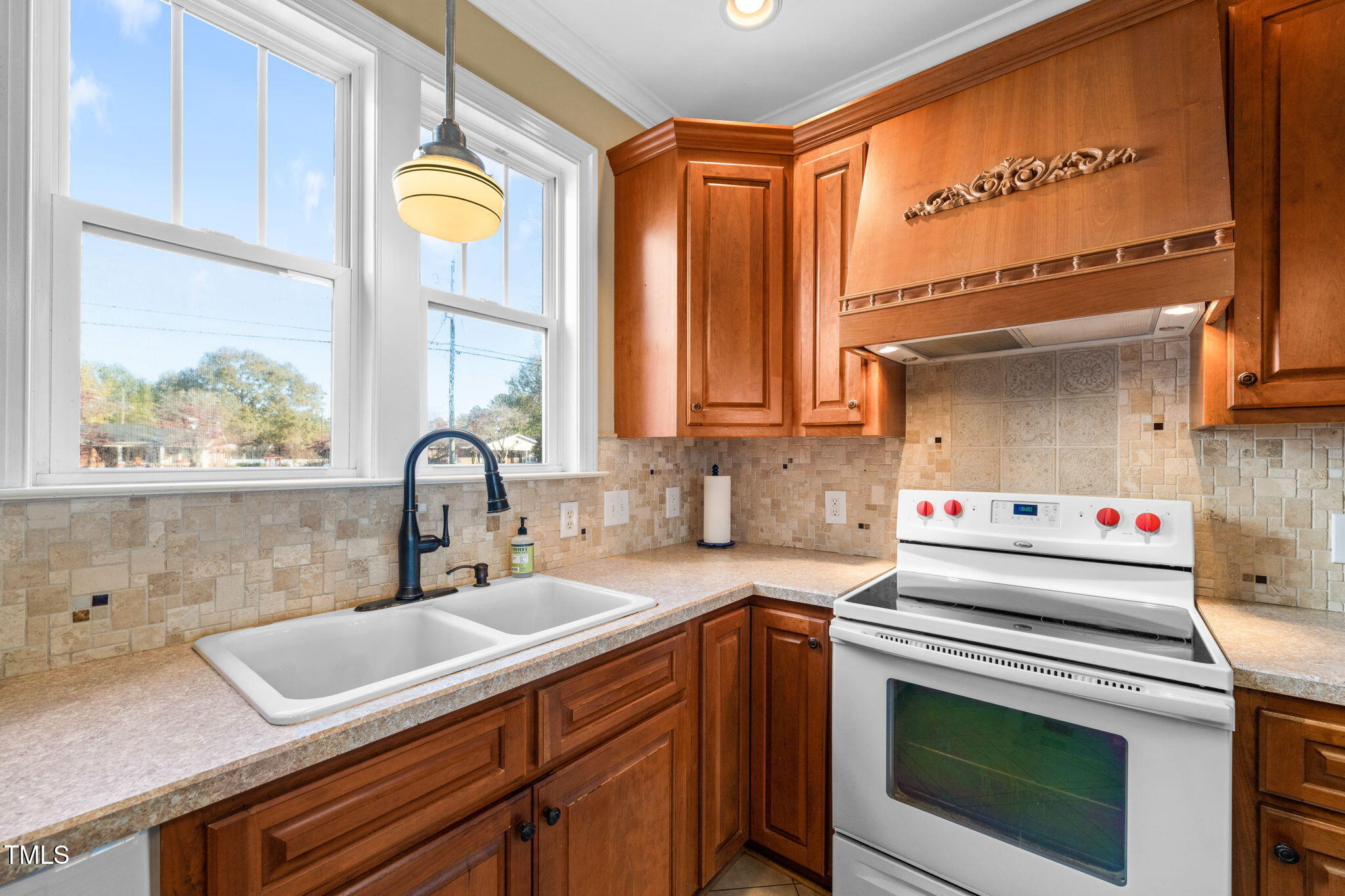 1115 Friendly Road