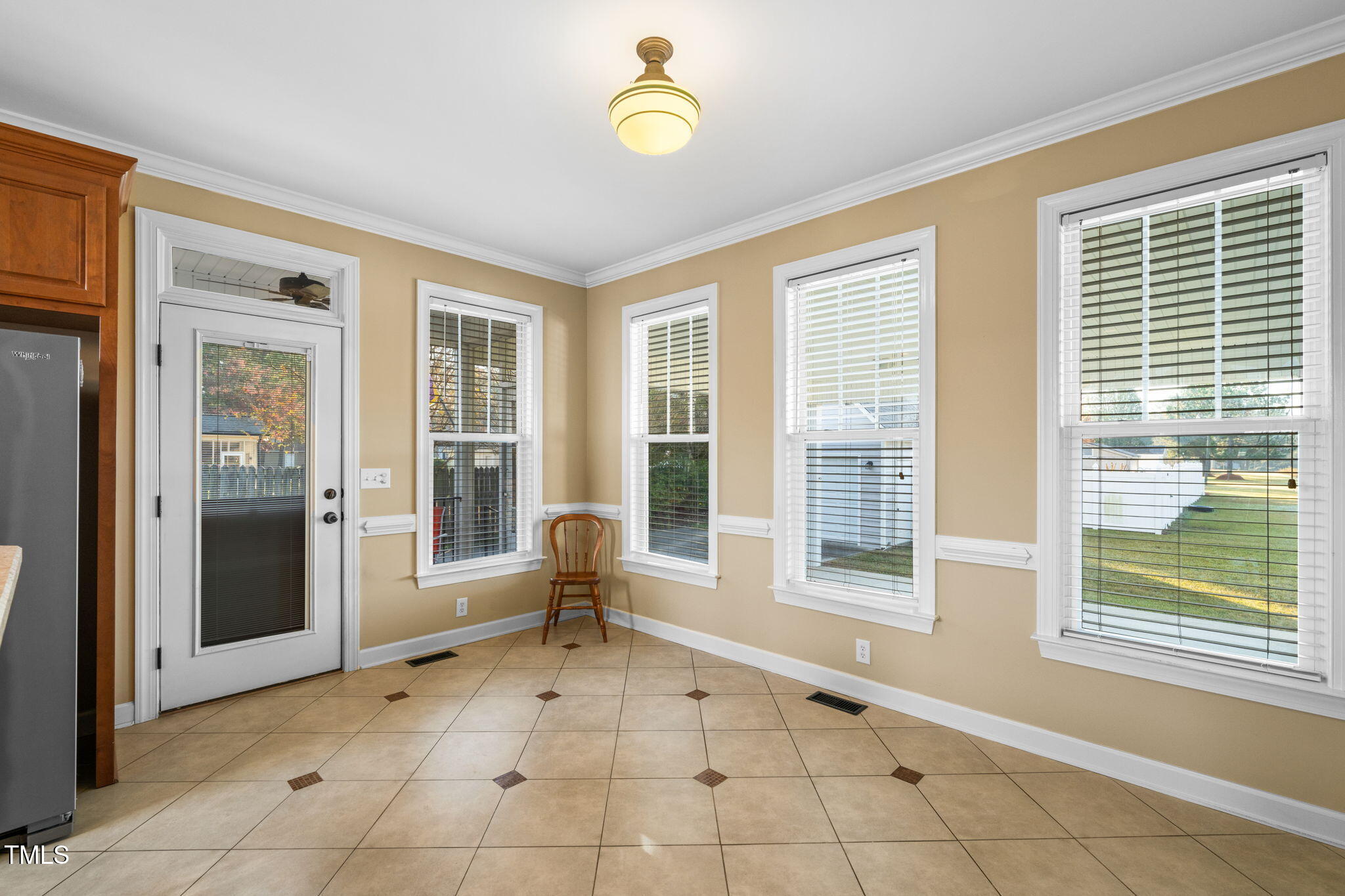 1115 Friendly Road
