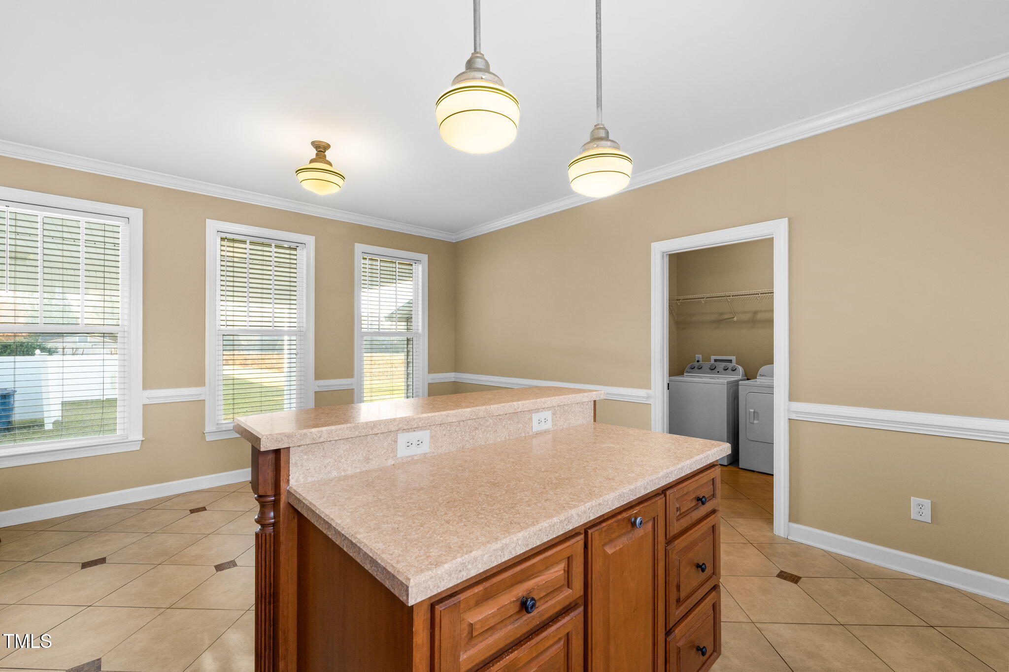 1115 Friendly Road