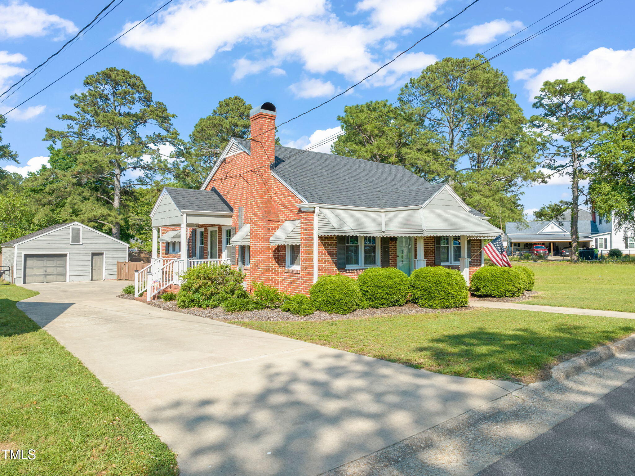 305 E Holmes Street