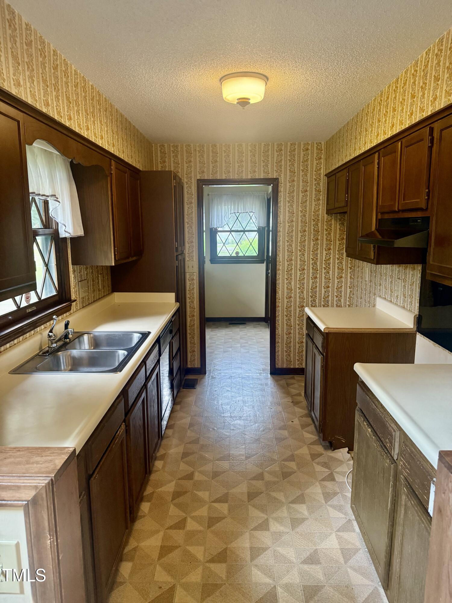 3522 Golfview Road
