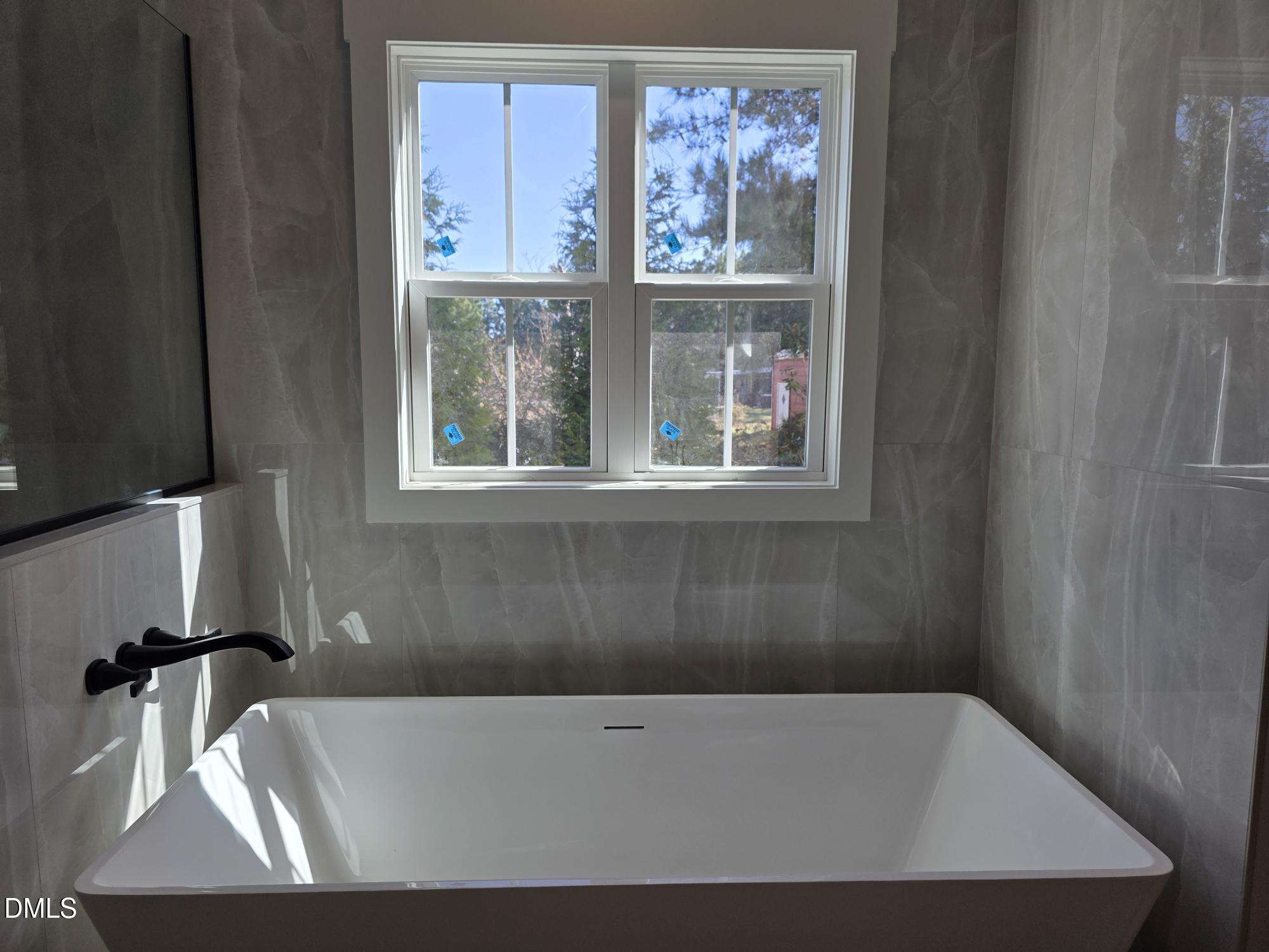 85 Constitution Avenue