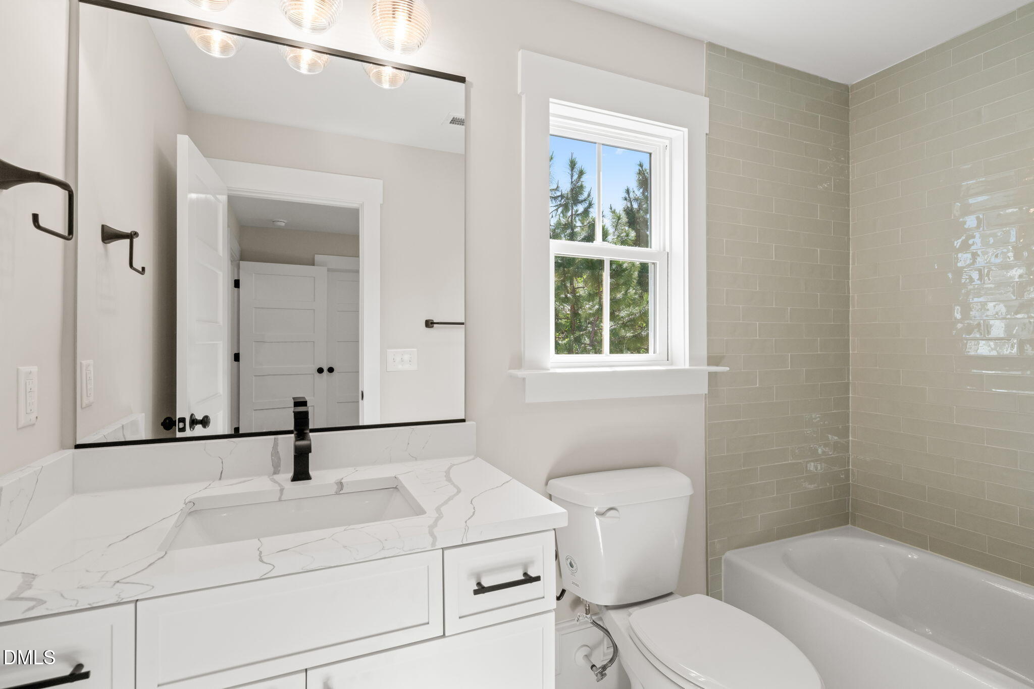 85 Constitution Avenue