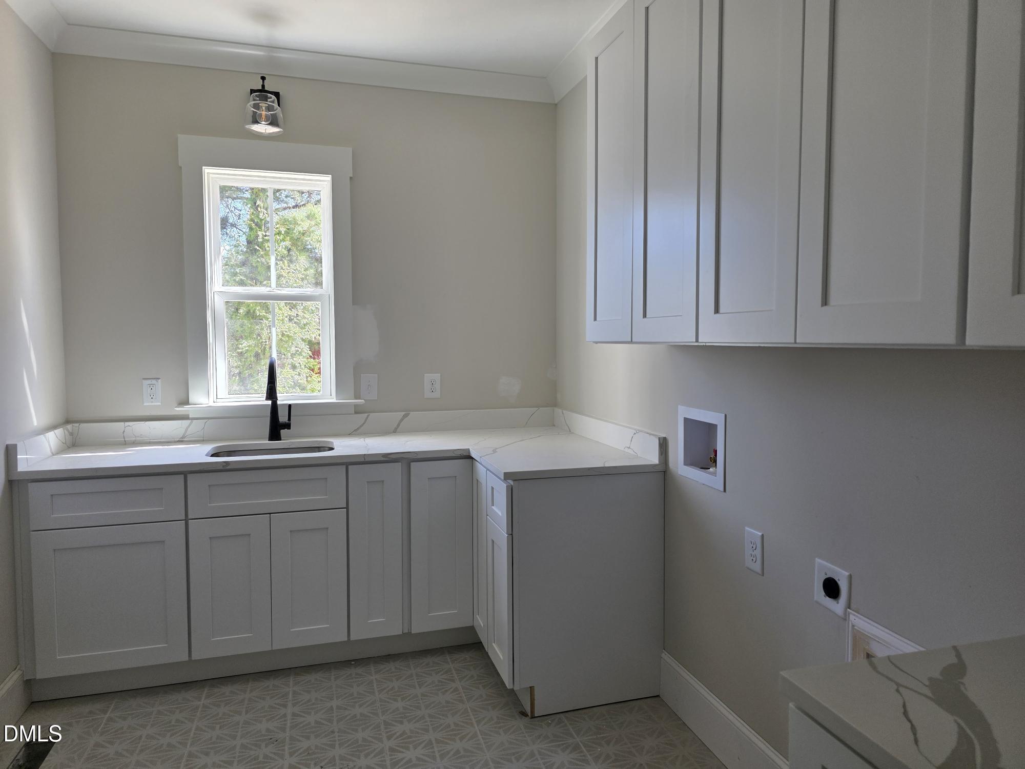 85 Constitution Avenue