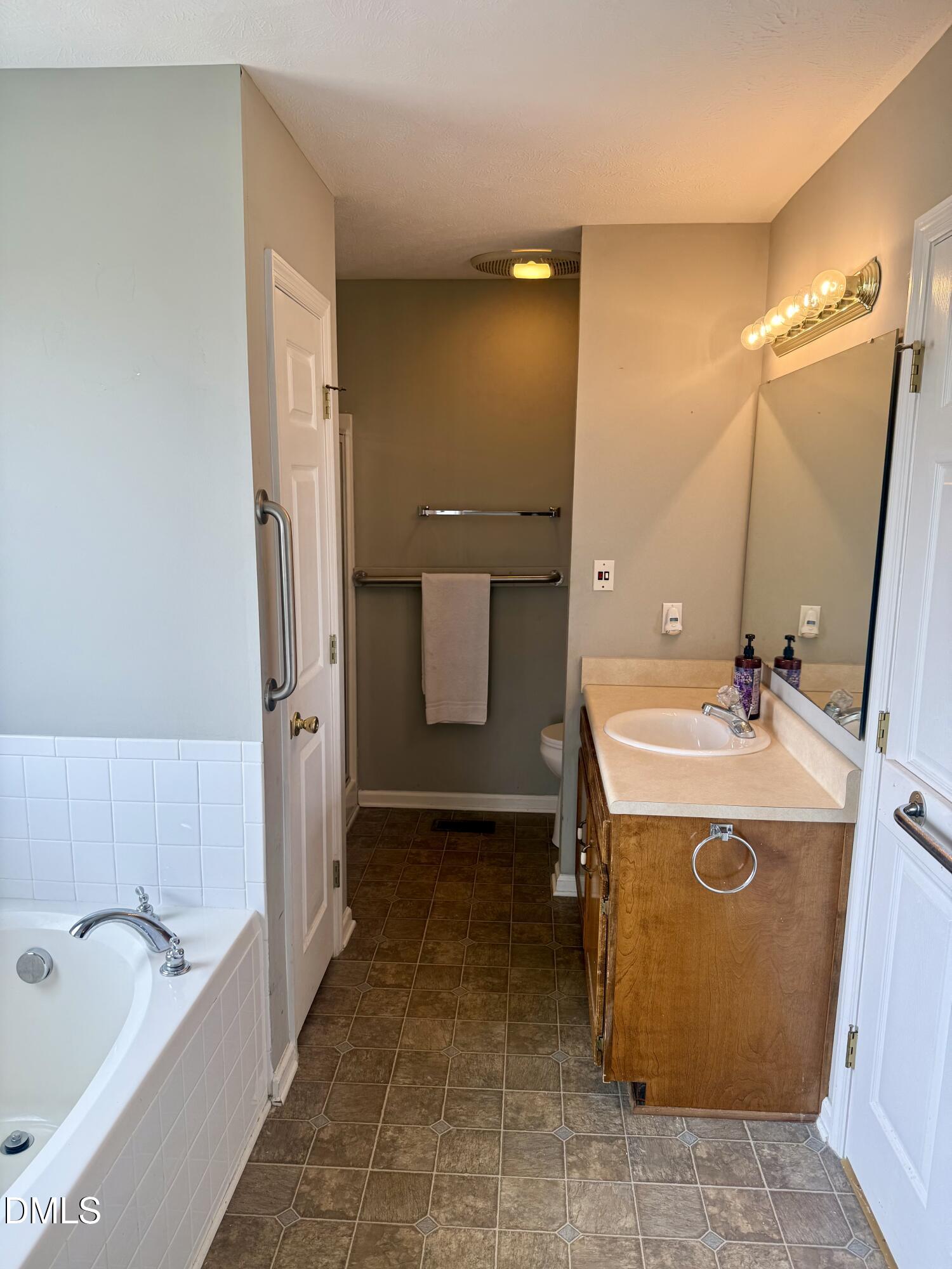 1511 Lane Road