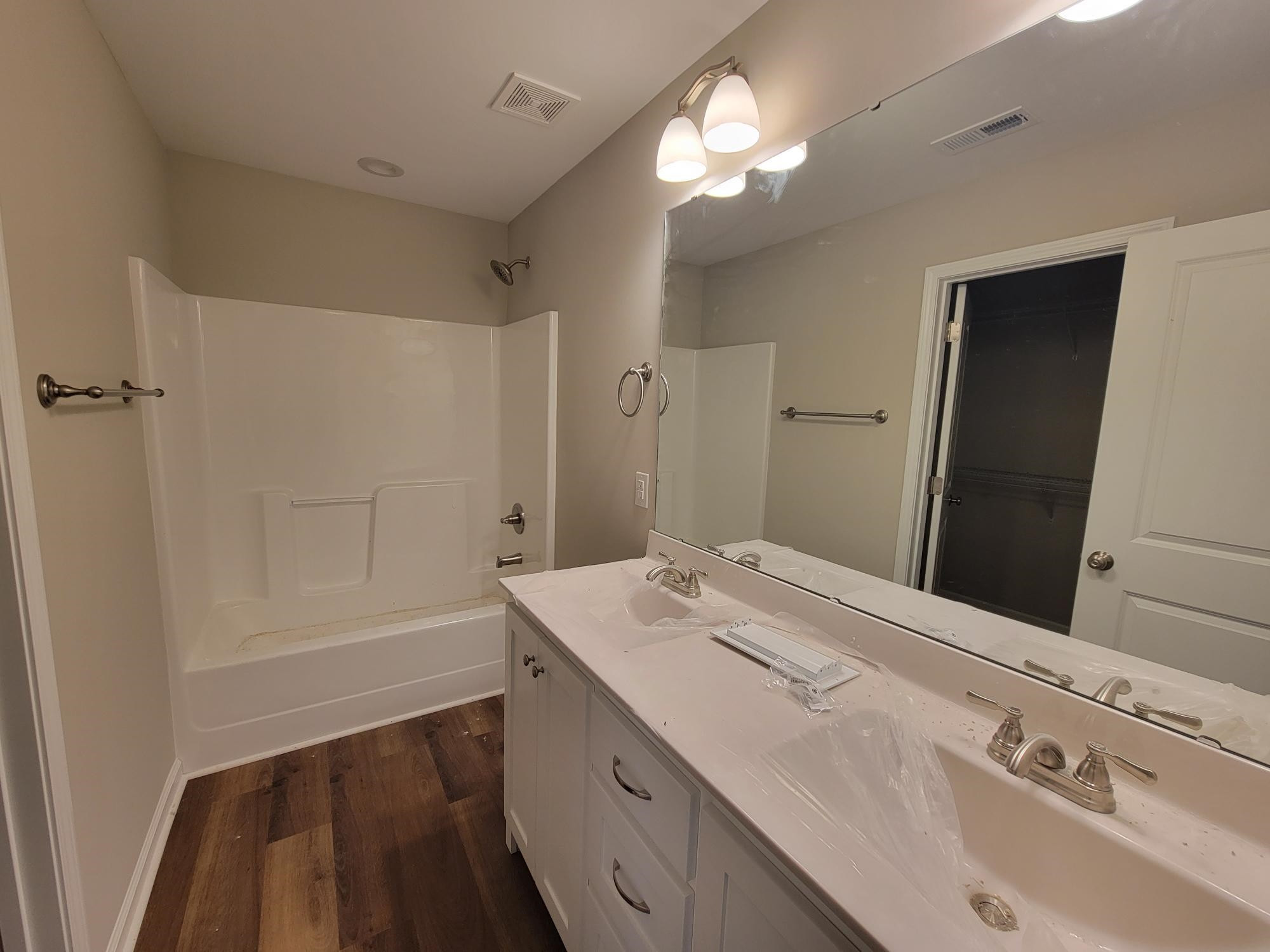 649 S Lincoln Street