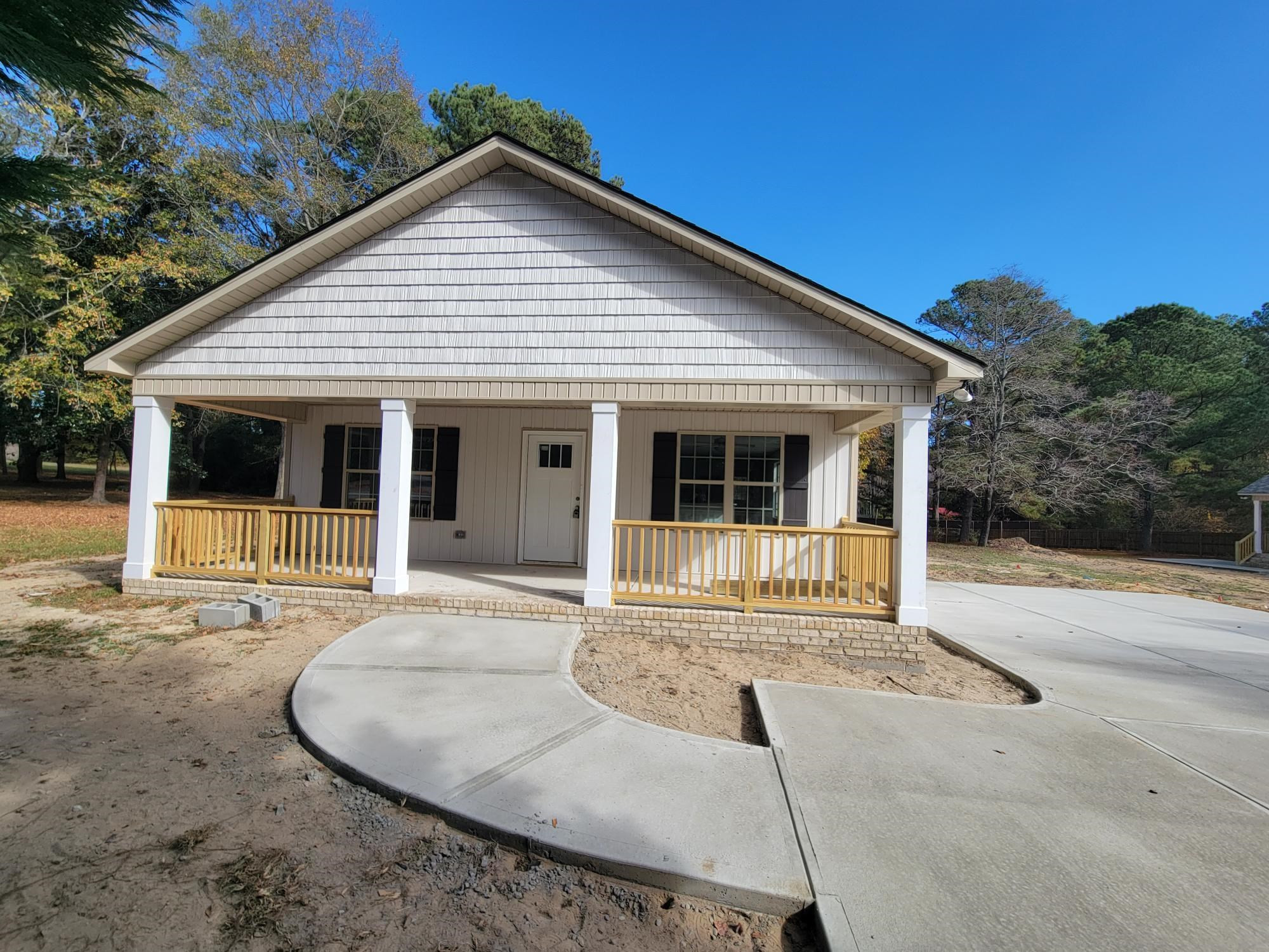 649 S Lincoln Street