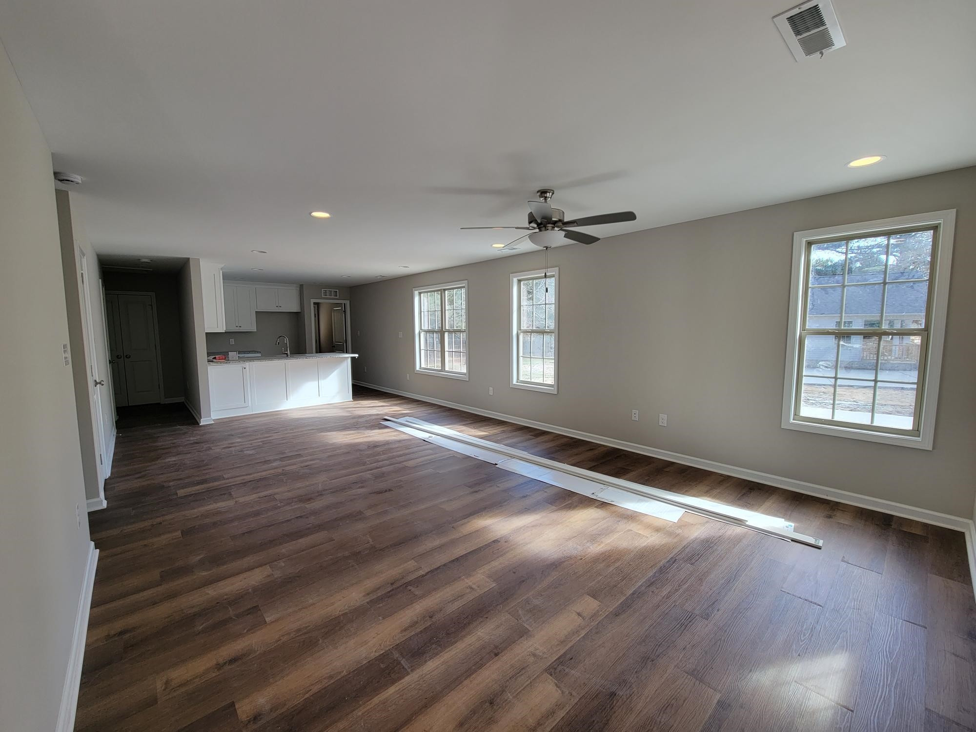 649 S Lincoln Street