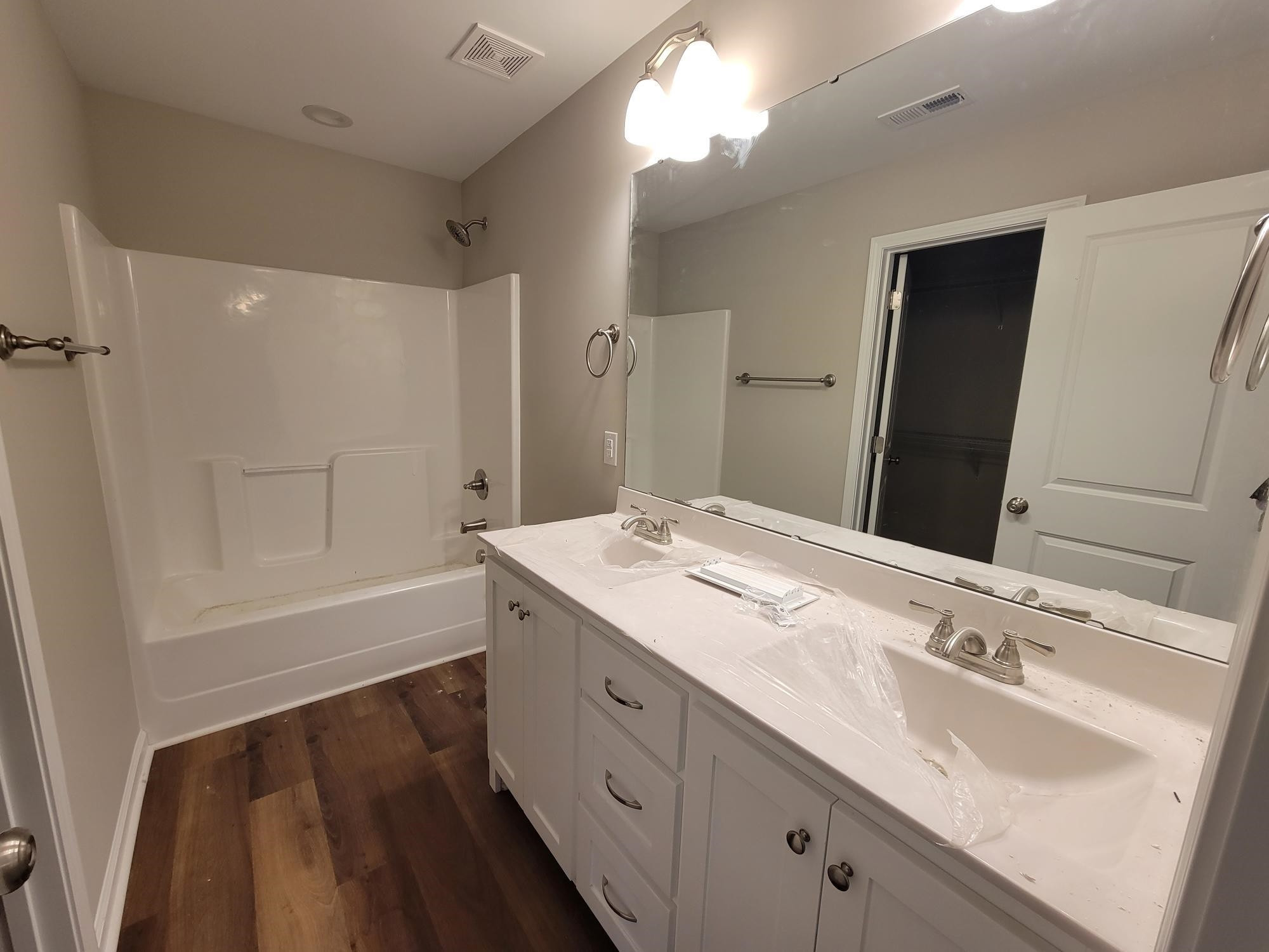 649 S Lincoln Street