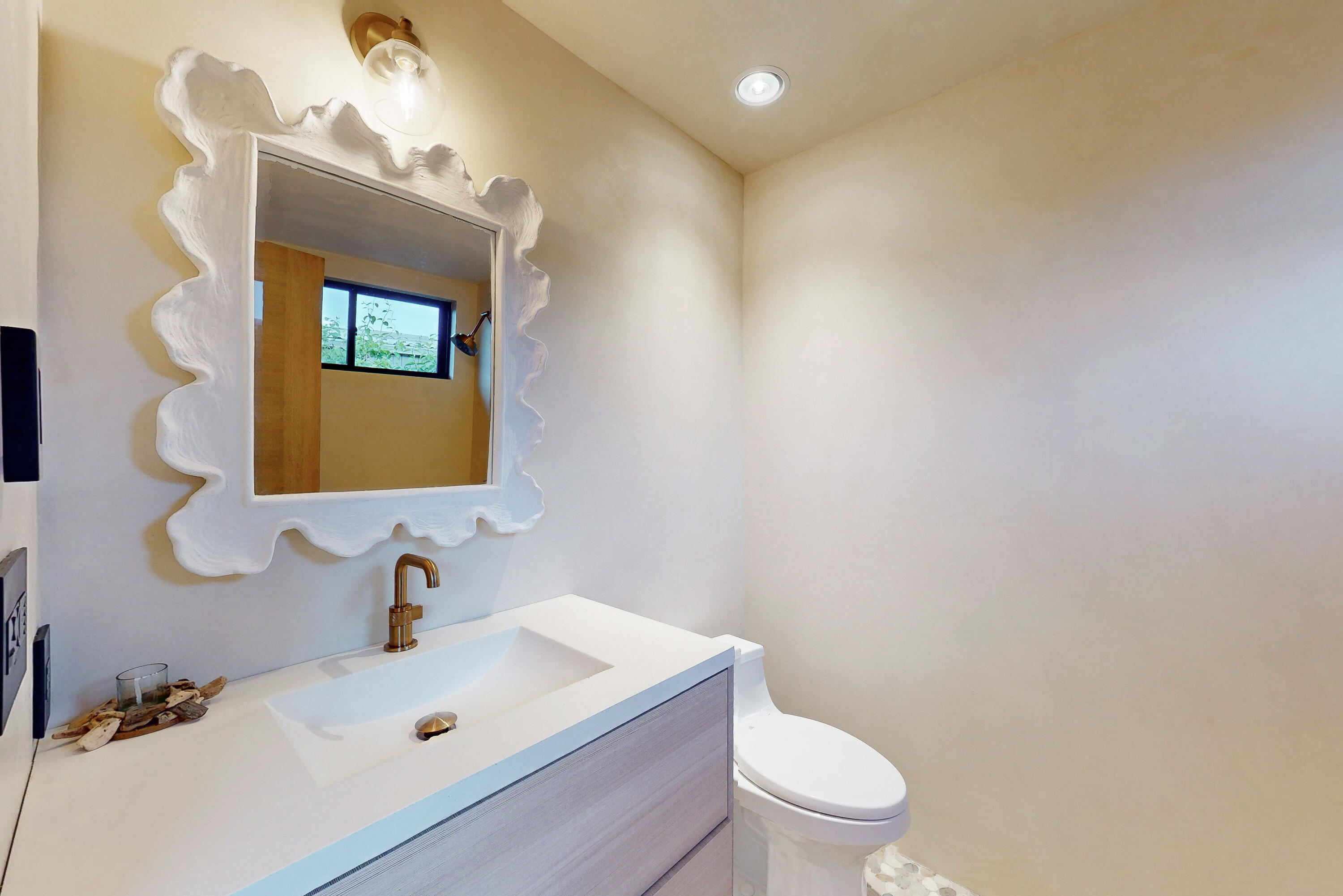 670 Santa Lucia Avenue