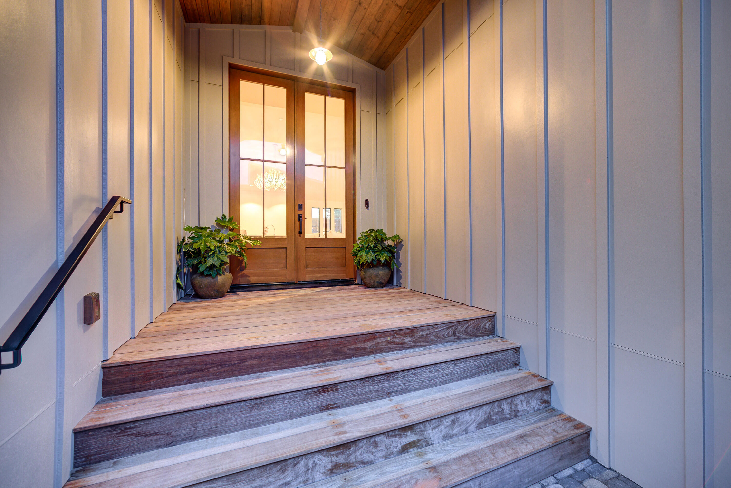 670 Santa Lucia Avenue