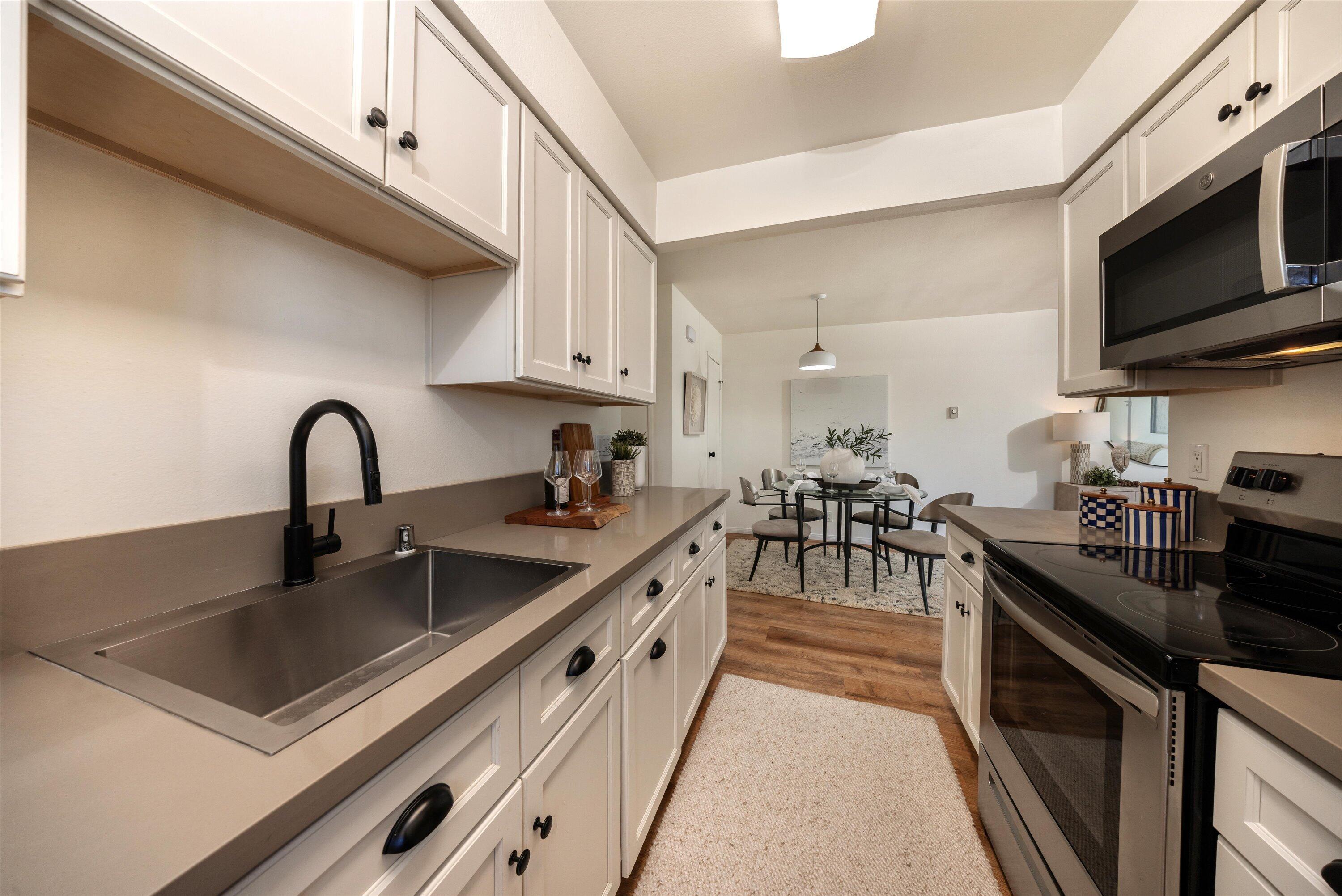 5931 Birch Street Apt 4