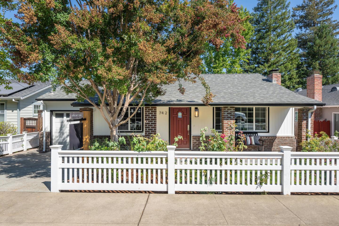 742 Neal AVE