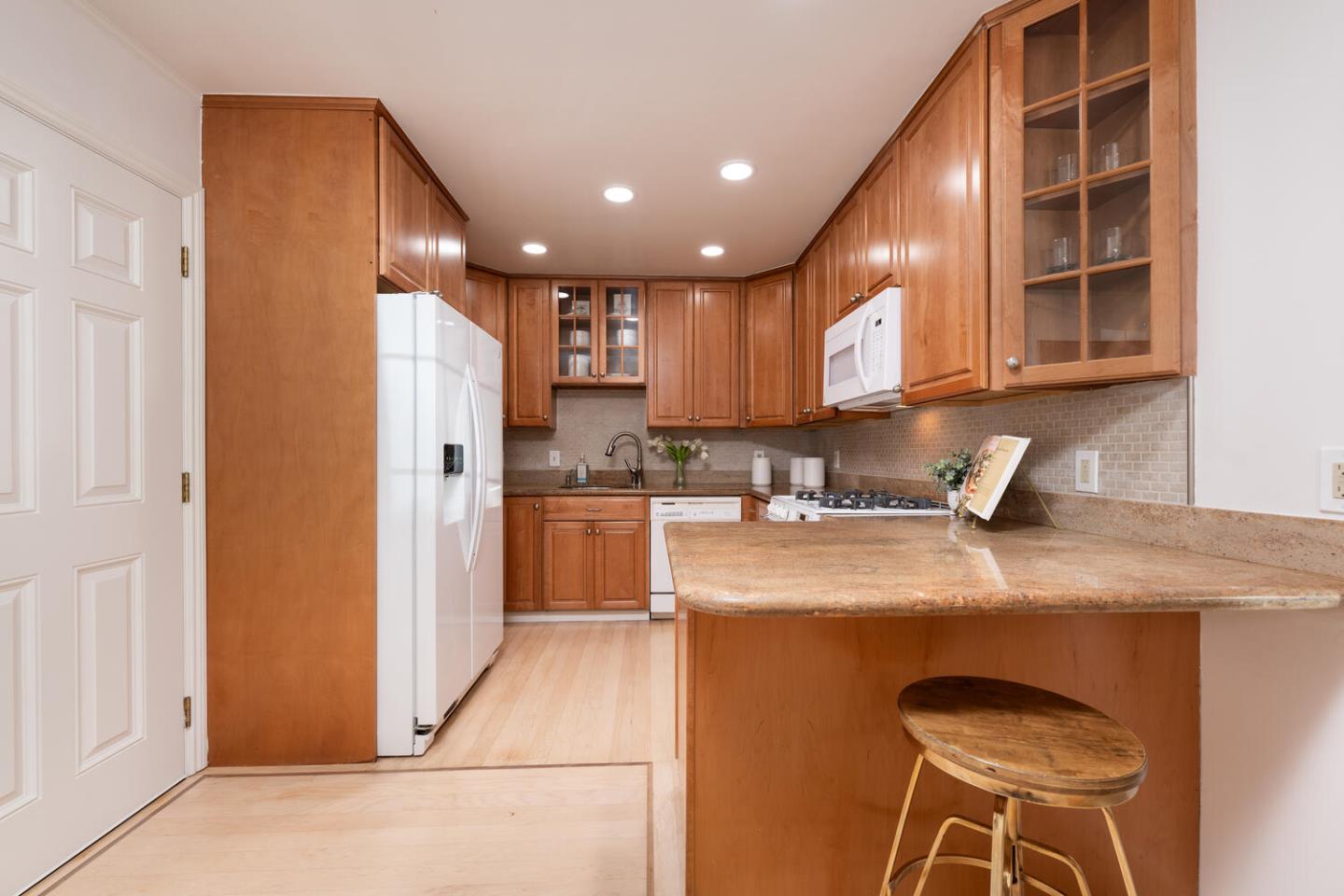 742 Neal AVE