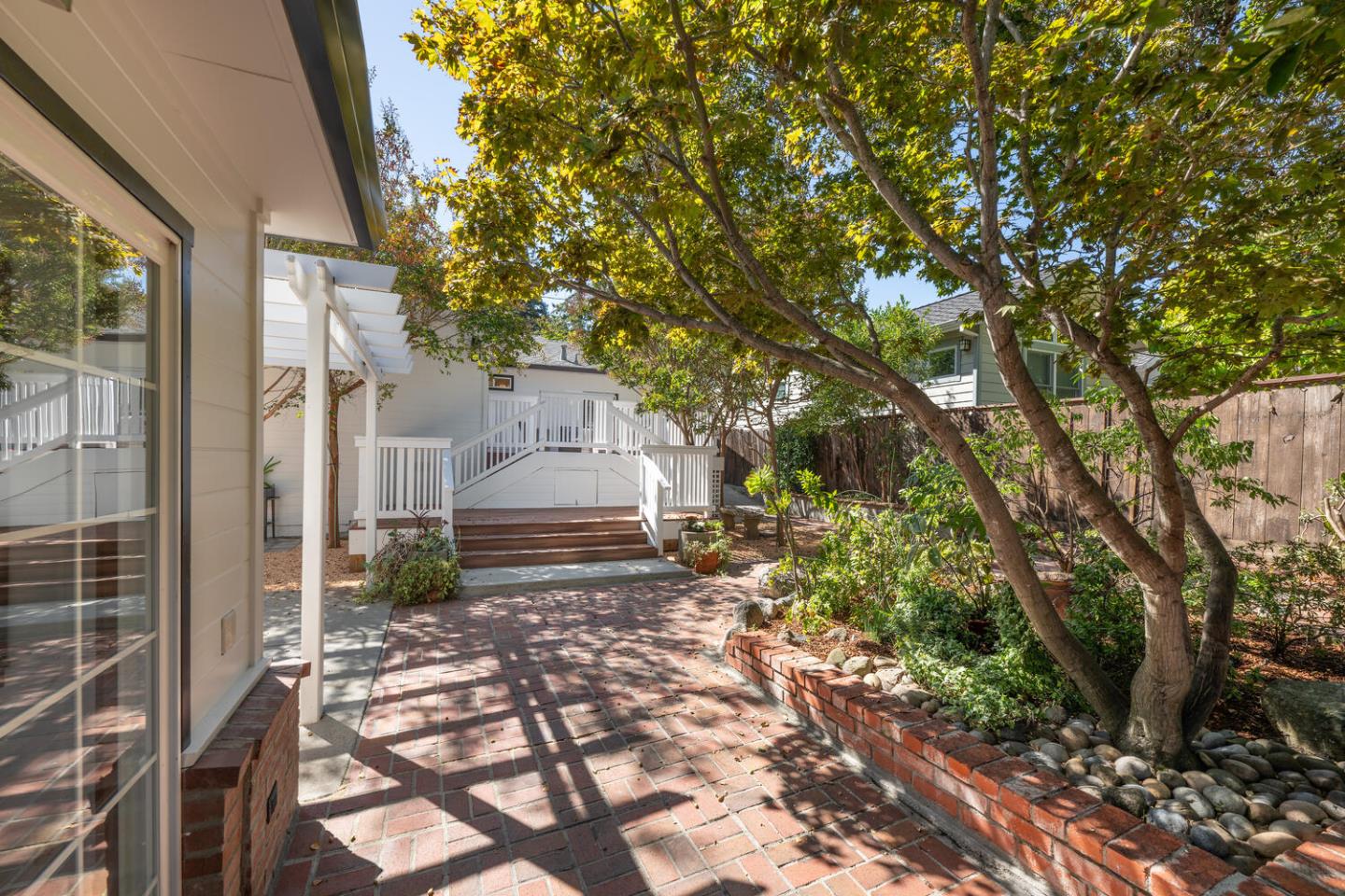 742 Neal AVE