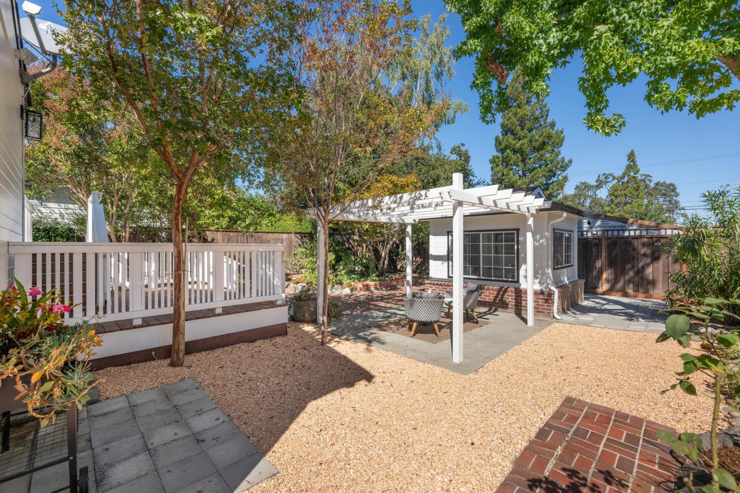 742 Neal AVE