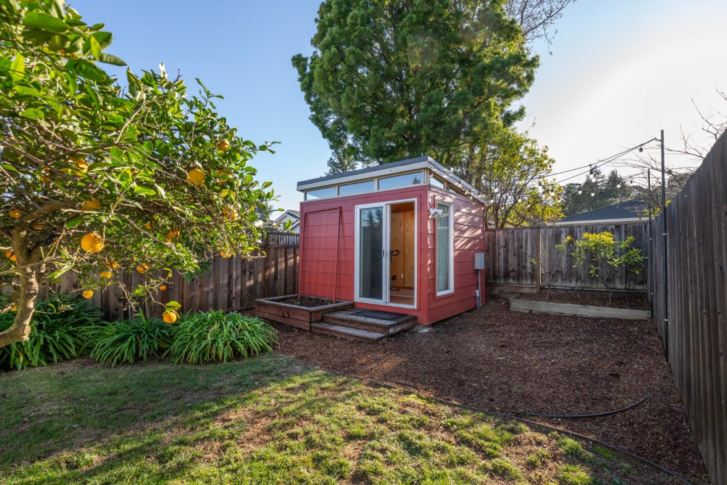 1354 Oakhurst AVE