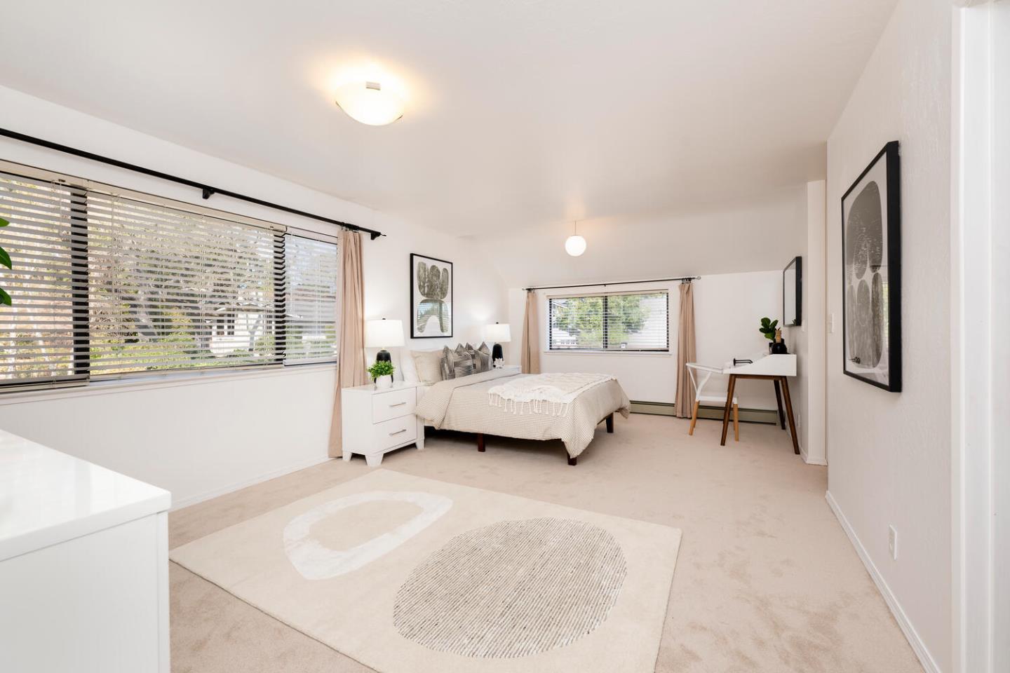 1075 Deanna DR