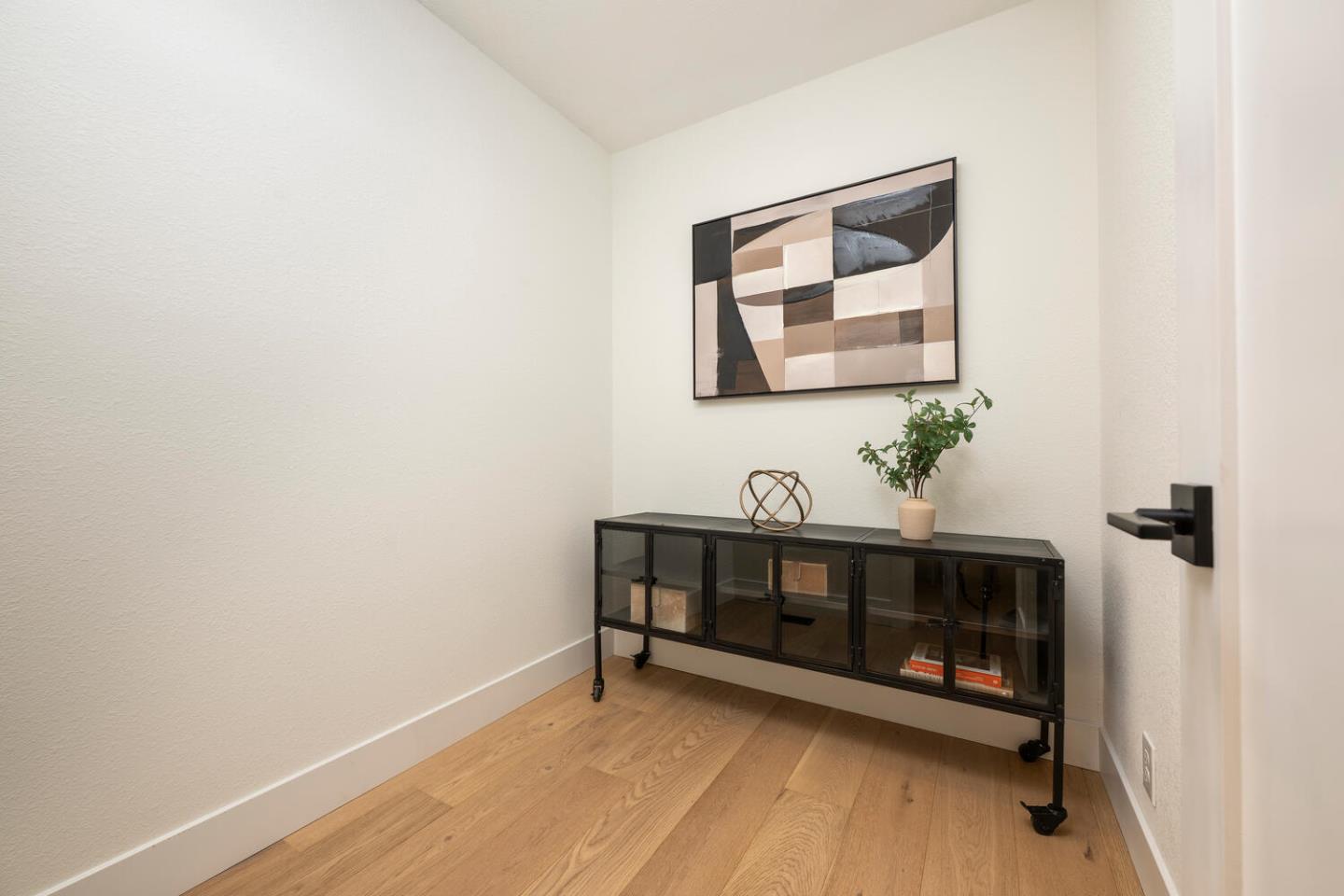 5 Spring Valley Way