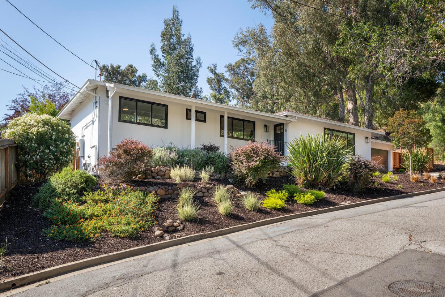 5 Spring Valley Way