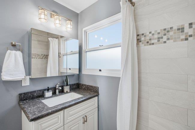 1316 Rosewood Avenue