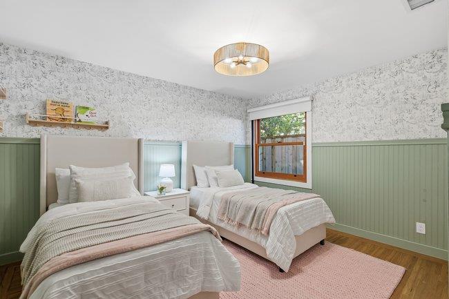 1316 Rosewood Avenue